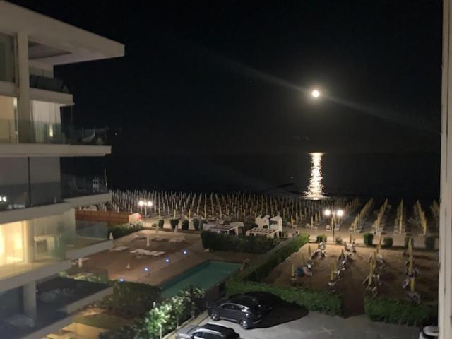 Heron Apartments Lido di Jesolo Kültér fotó